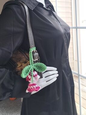 Multi-Pink Flower Charm